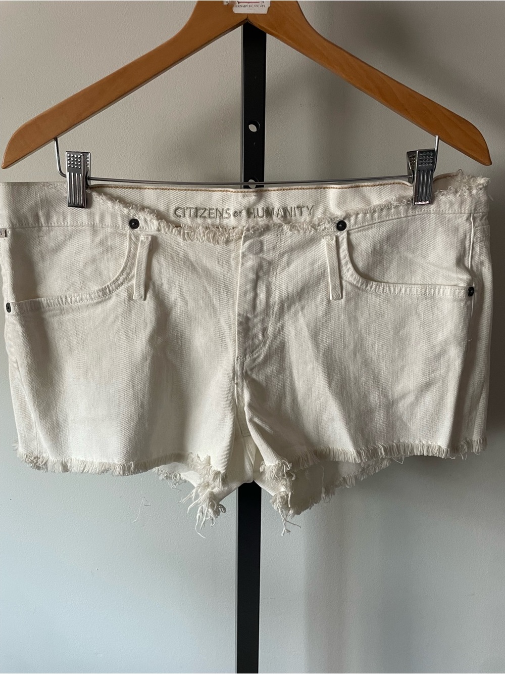 NEW Citizens of Humanity Low Rise White Denim Cutoff Shorts Frayed Raw Hem